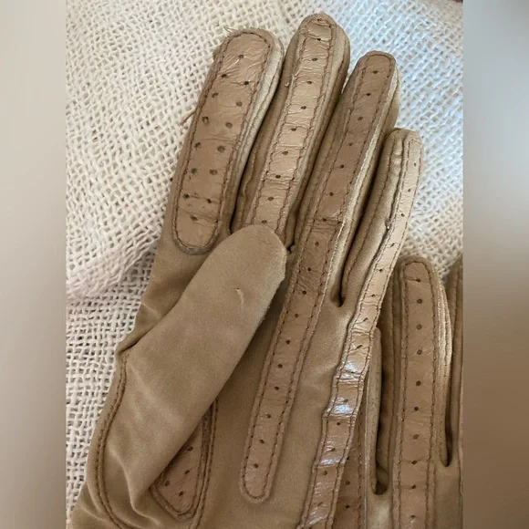 Vintage Isontoner Tan Leather Gloves - Picture 6 of 7